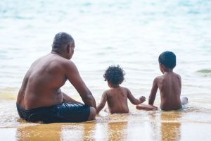 Être nu en famille