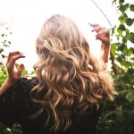 Cheveux effet mini vagues